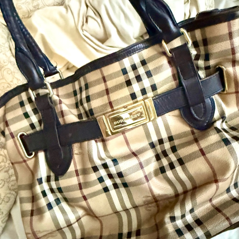 Burberry Haymarket Check Tote Bag – Classic Check with Dark Brown Leather Trim